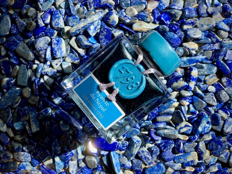 Jacques Herbin Herbin 15513JT- Bottle of 1798 silver glitter ink for fountain pen, rollerball, glass nib and nib holder 50 ml, Kyanite du NÃ©pal - Image 5